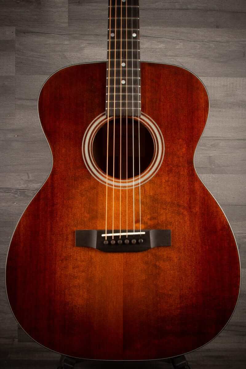 Eastman E1 OM-CLA - With Deluxe Gig Bag