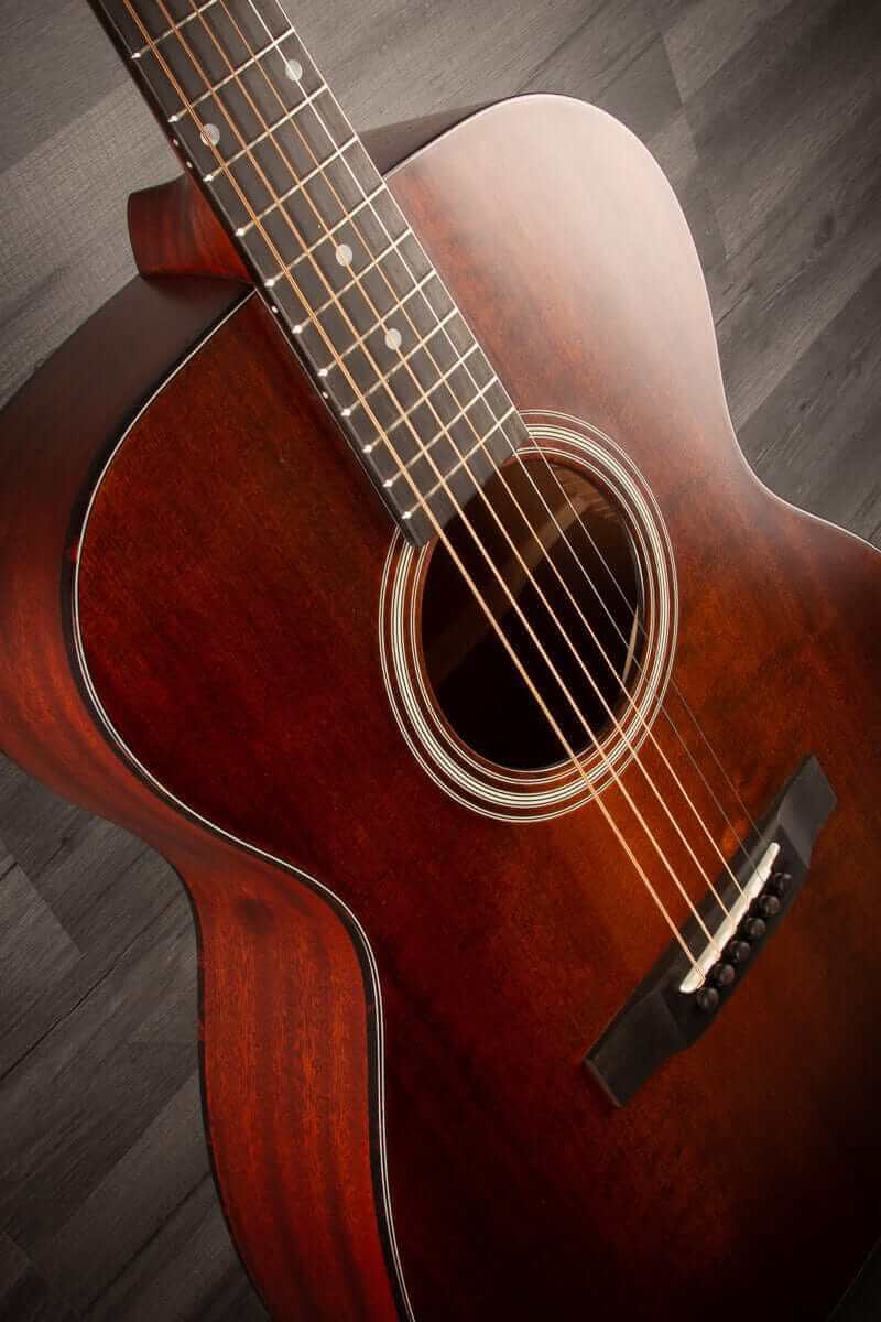 Eastman E1 OM-CLA - With Deluxe Gig Bag