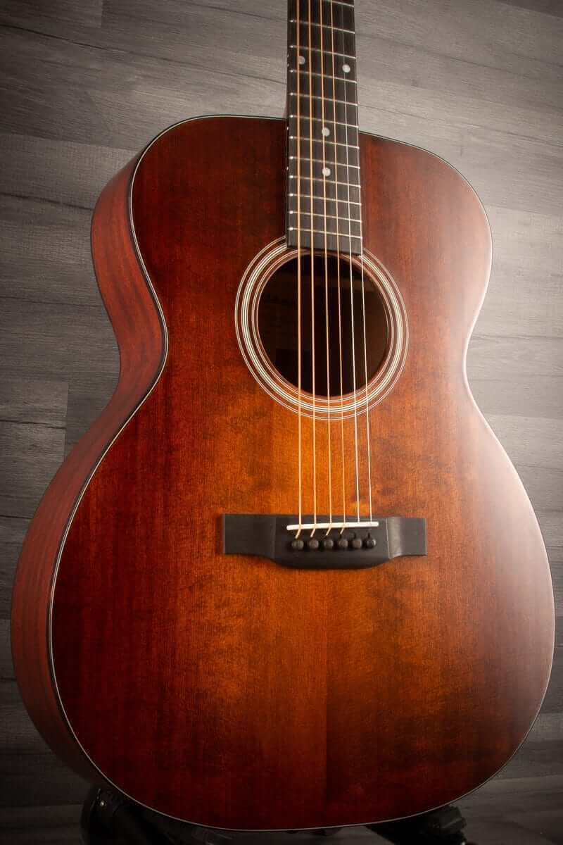 Eastman E1 OM-CLA - With Deluxe Gig Bag