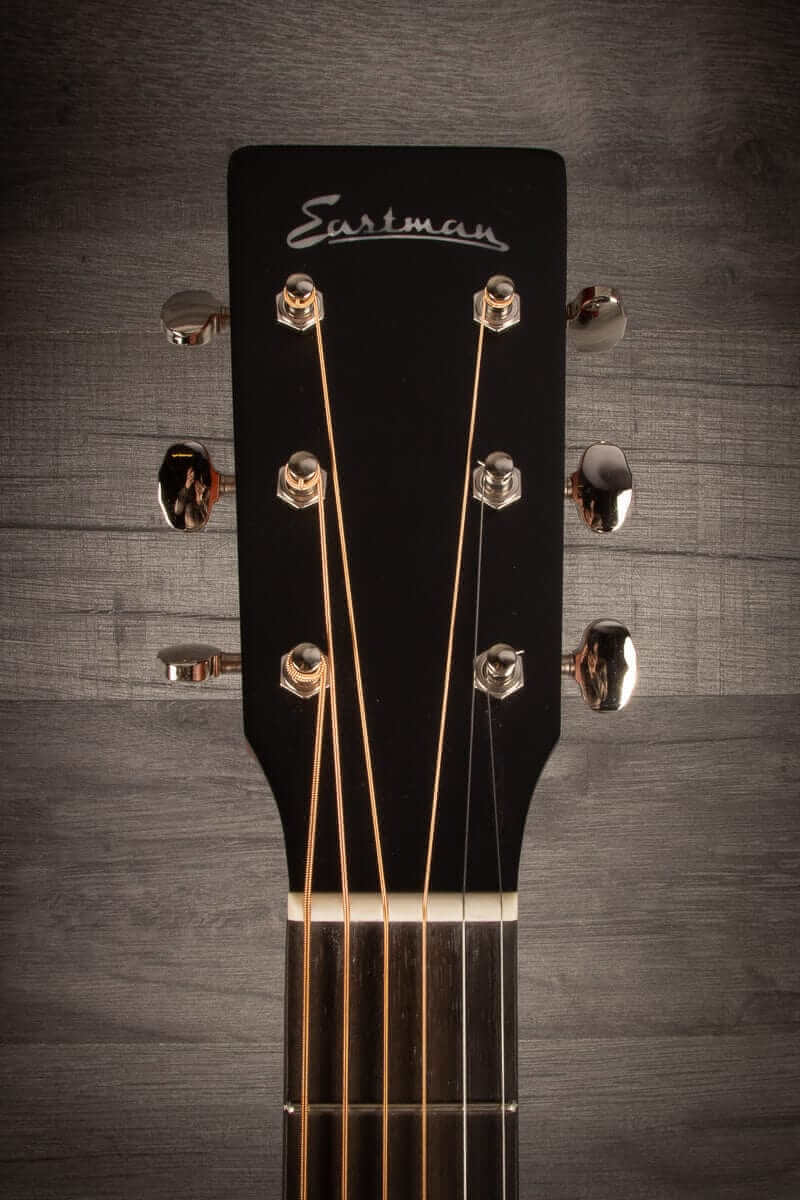 Eastman - E1D CLA - With Deluxe Gig Bag