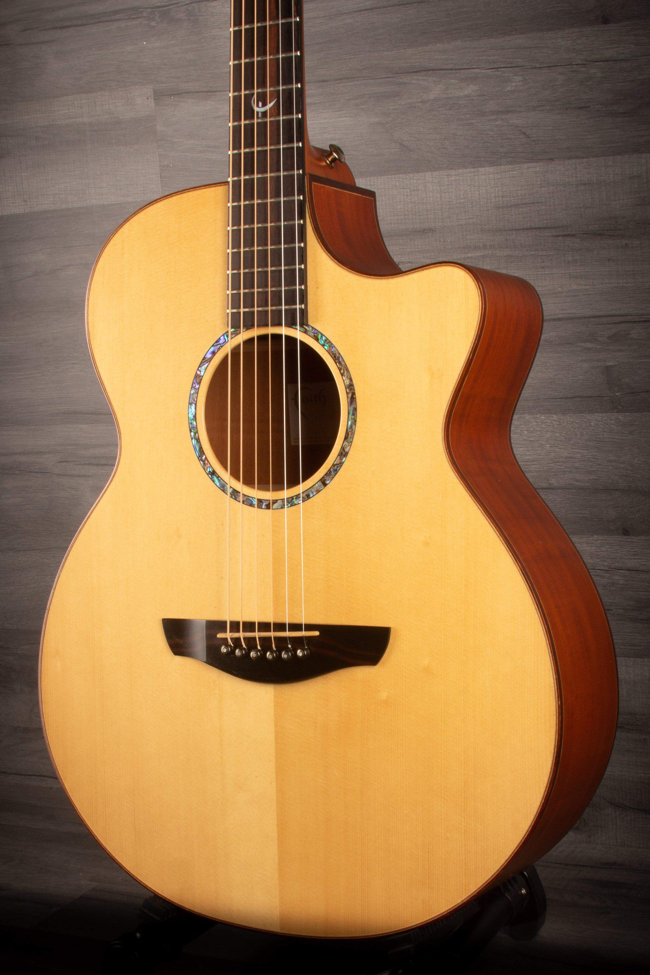 USED - Faith FV Venus gloss top cutaway, Shadow preamp