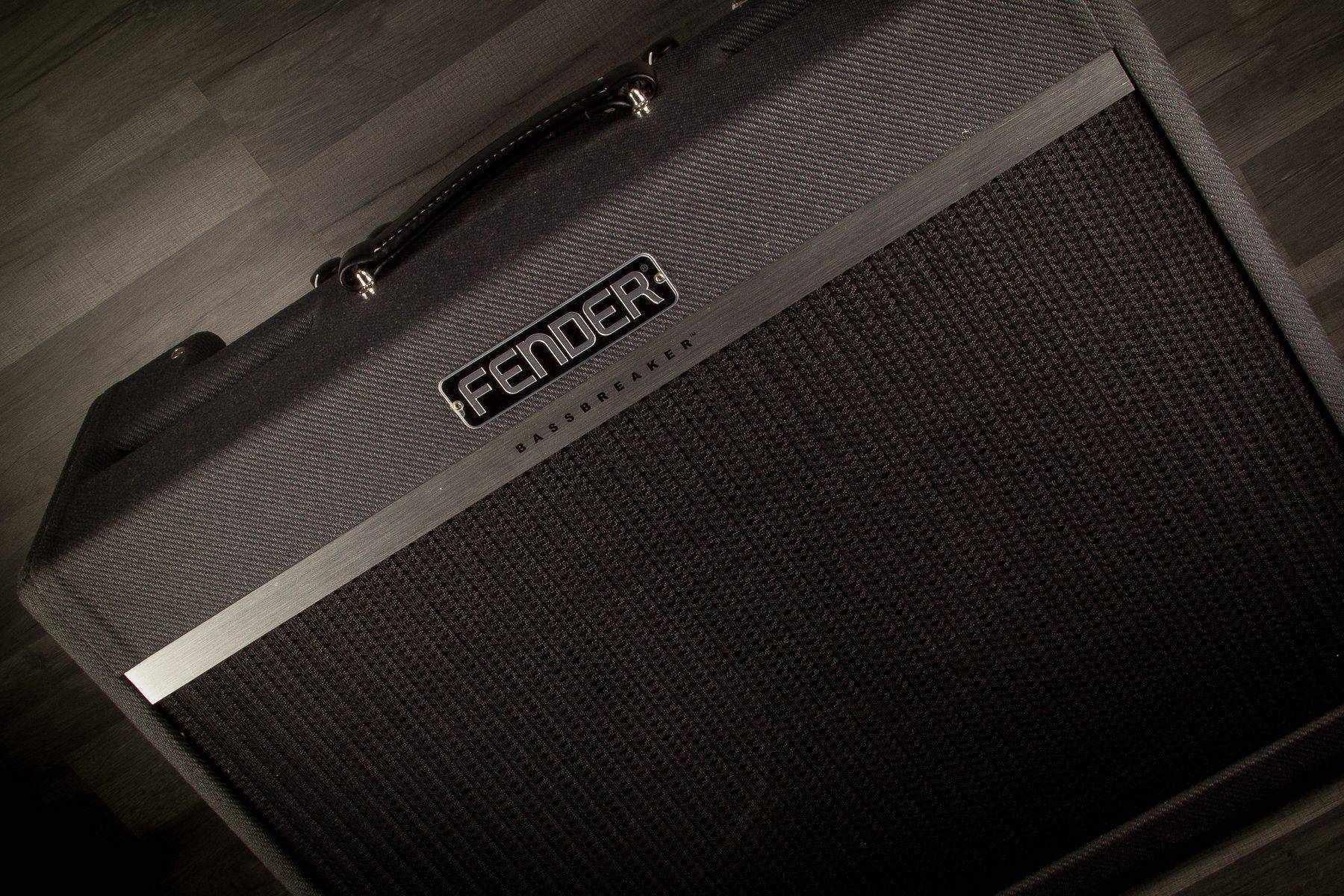 Fender Guitar Amplifier - Bassbreaker 18/30 2X12 Combo