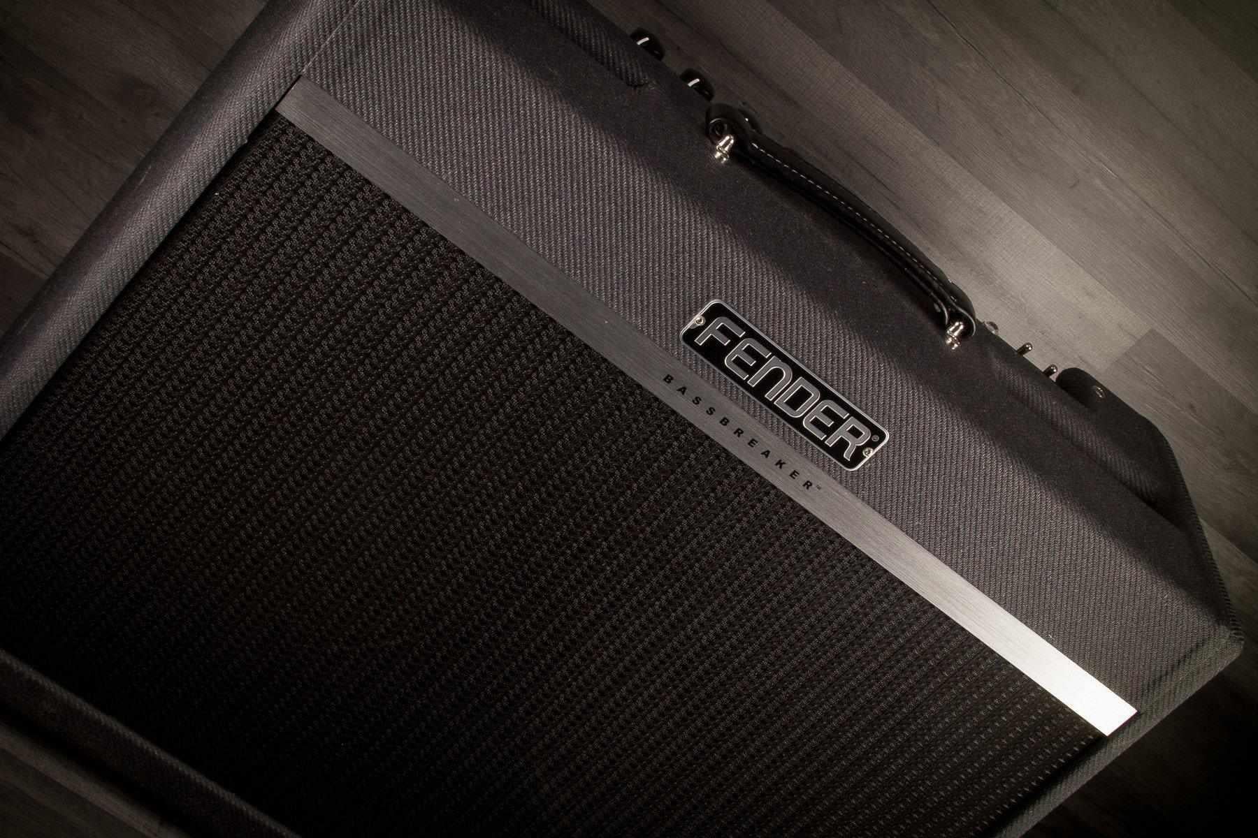 Fender Guitar Amplifier - Bassbreaker 18/30 2X12 Combo