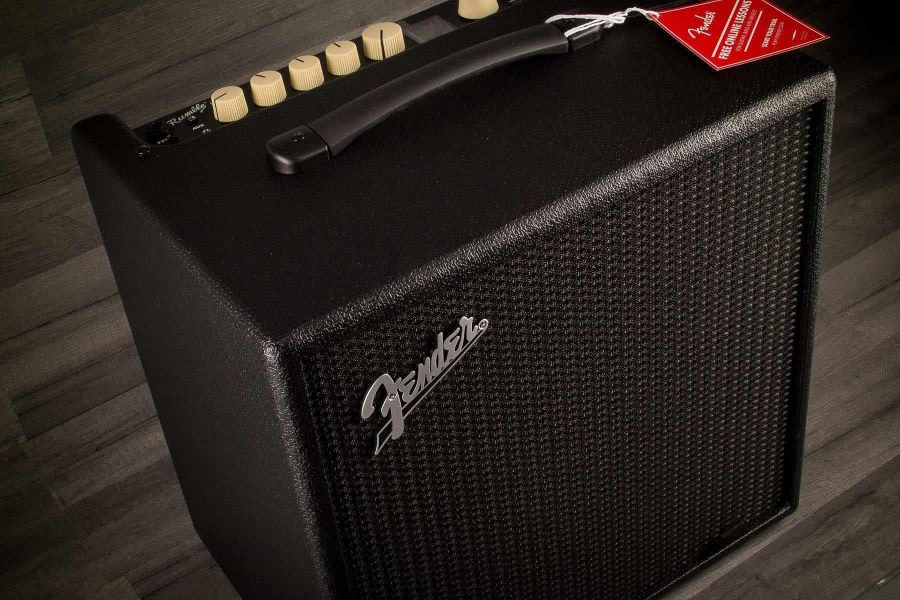 Fender - Rumble LT25 Bass Guitar Amplifier