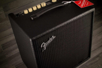 Fender - Rumble LT25 Bass Guitar Amplifier