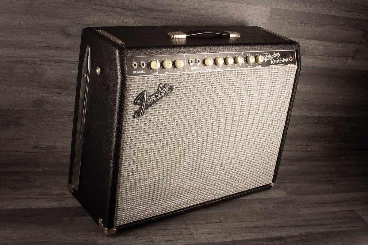 USED - Fender "Custom" Vibrolux Reverb 1990