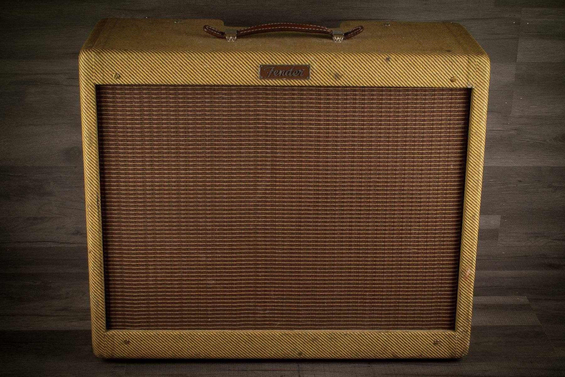 USED - Fender Pro Junior (non standard Cab/speakers)