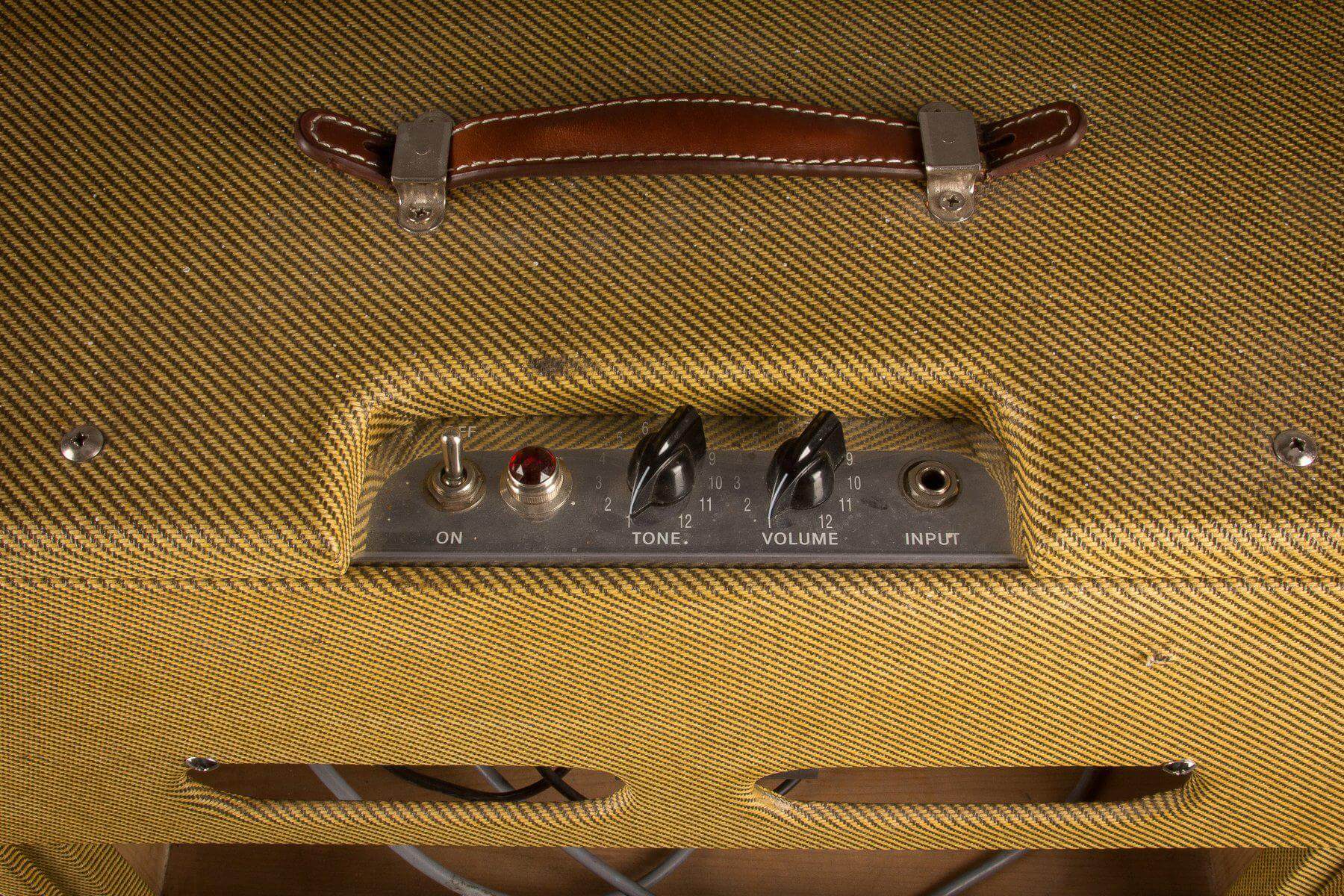 USED - Fender Pro Junior (non standard Cab/speakers)
