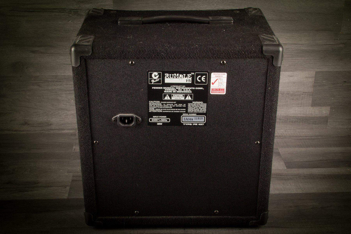 USED - Fender Rumble 15 Bass Combo