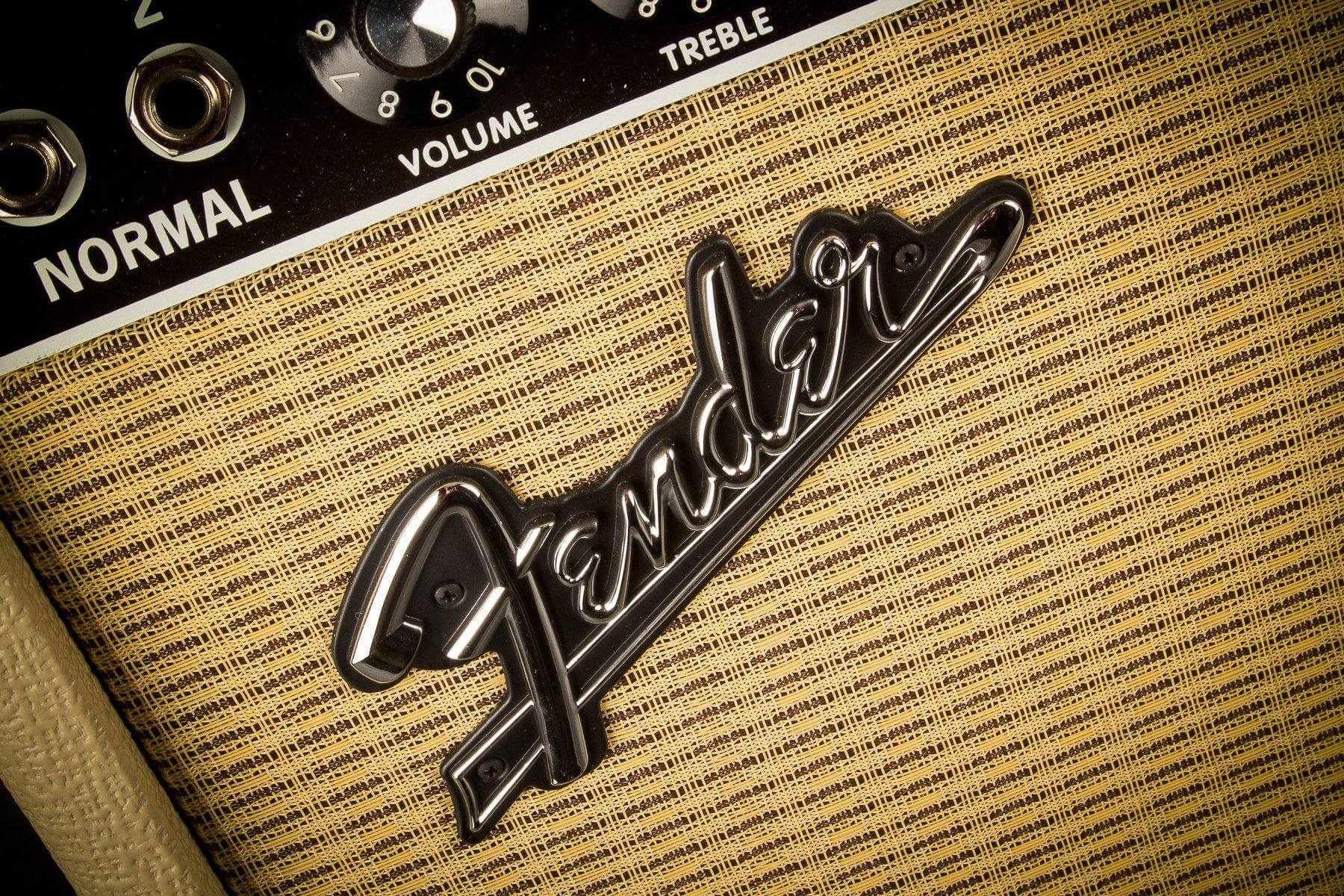 USED - Fender Vintage Reissue '65 Deluxe Reverb 22W Valve Amplifier Limited Ed Cream