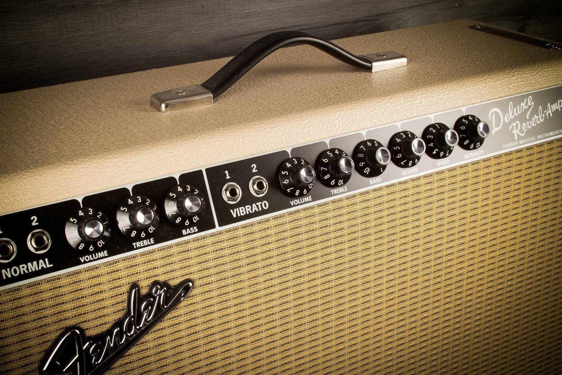 USED - Fender Vintage Reissue '65 Deluxe Reverb 22W Valve Amplifier Limited Ed Cream