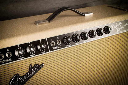 USED - Fender Vintage Reissue '65 Deluxe Reverb 22W Valve Amplifier Limited Ed Cream