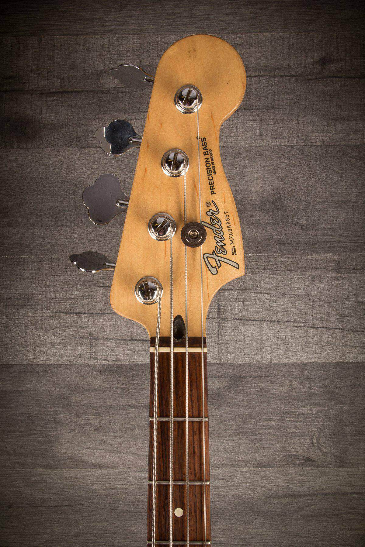 USED - Fender standard P Bass - (MIM 2006) Artic White
