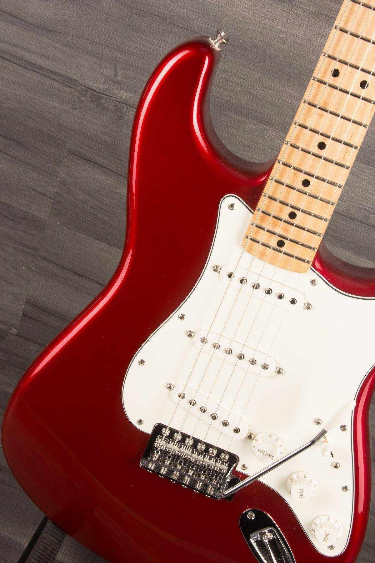 Fender - Standard Stratocaster Candy Apple Red Maple Neck