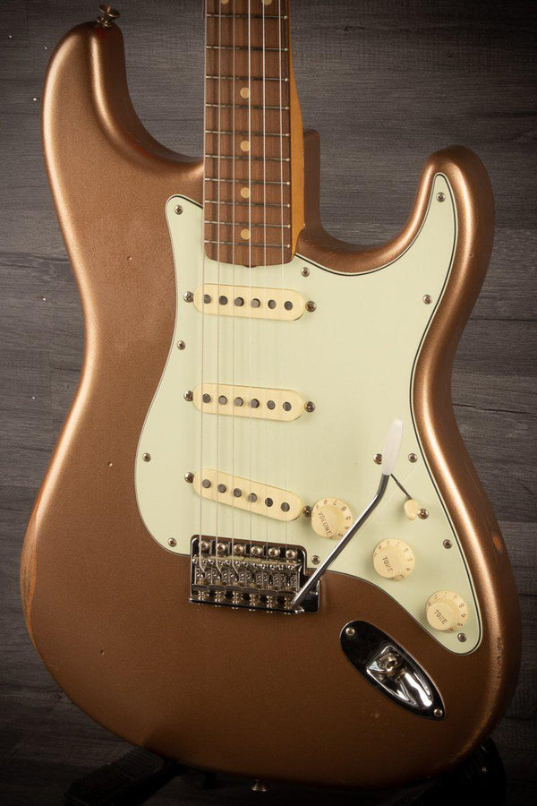 Fender Electric Guitar Fender Vintera Road Worn '60s Stratocaster Firemist Gold