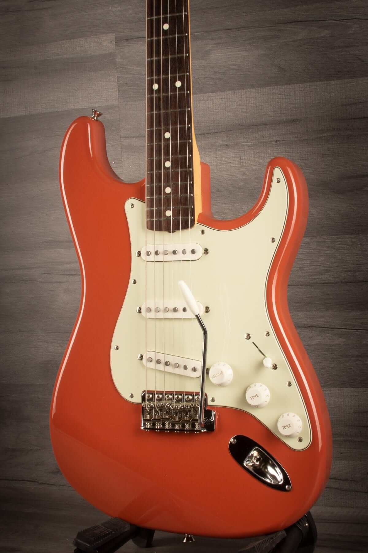 Fender USED - 2021 Fender MIJ Traditional 60s Stratocaster - Candy Apple Red