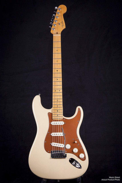 USED - Fender 2004 American Deluxe Stratocaster, White Blonde