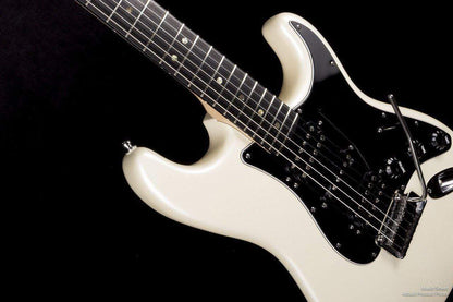 USED - Fender American Deluxe Stratocaster Hsh (Olympic Pearl, Ebony Fingerboard)
