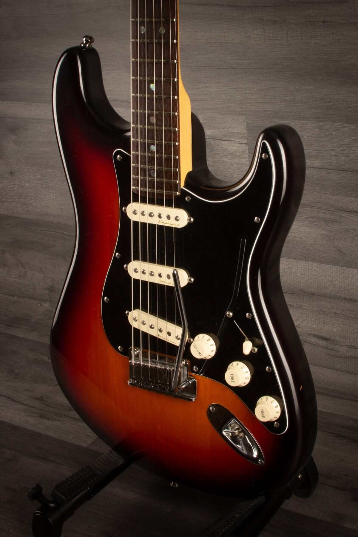 USED - Fender 2002 American Deluxe Stratocaster Sunburst