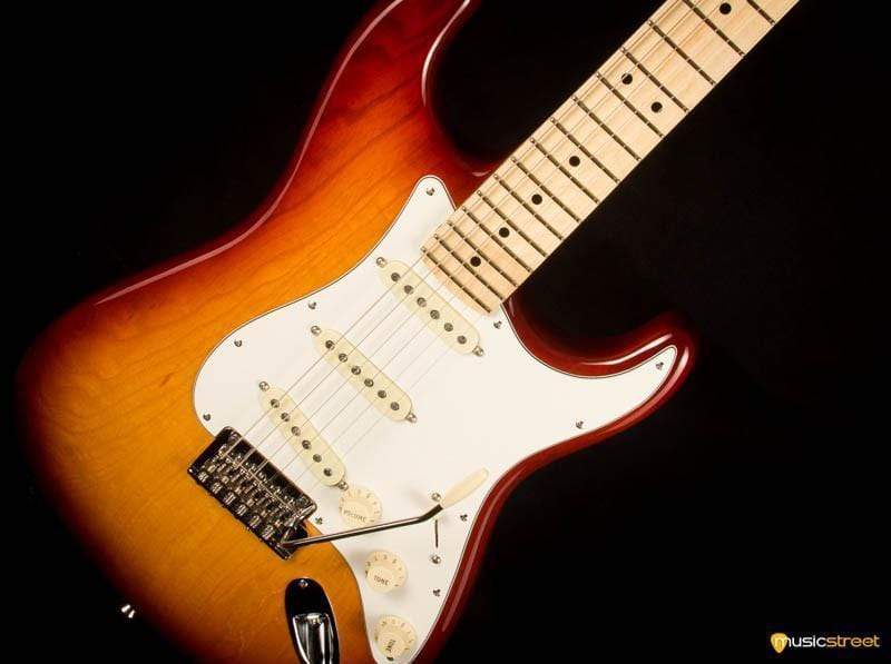 USED - Fender American Pro Strat Maple Neck - Sienna Sunburst