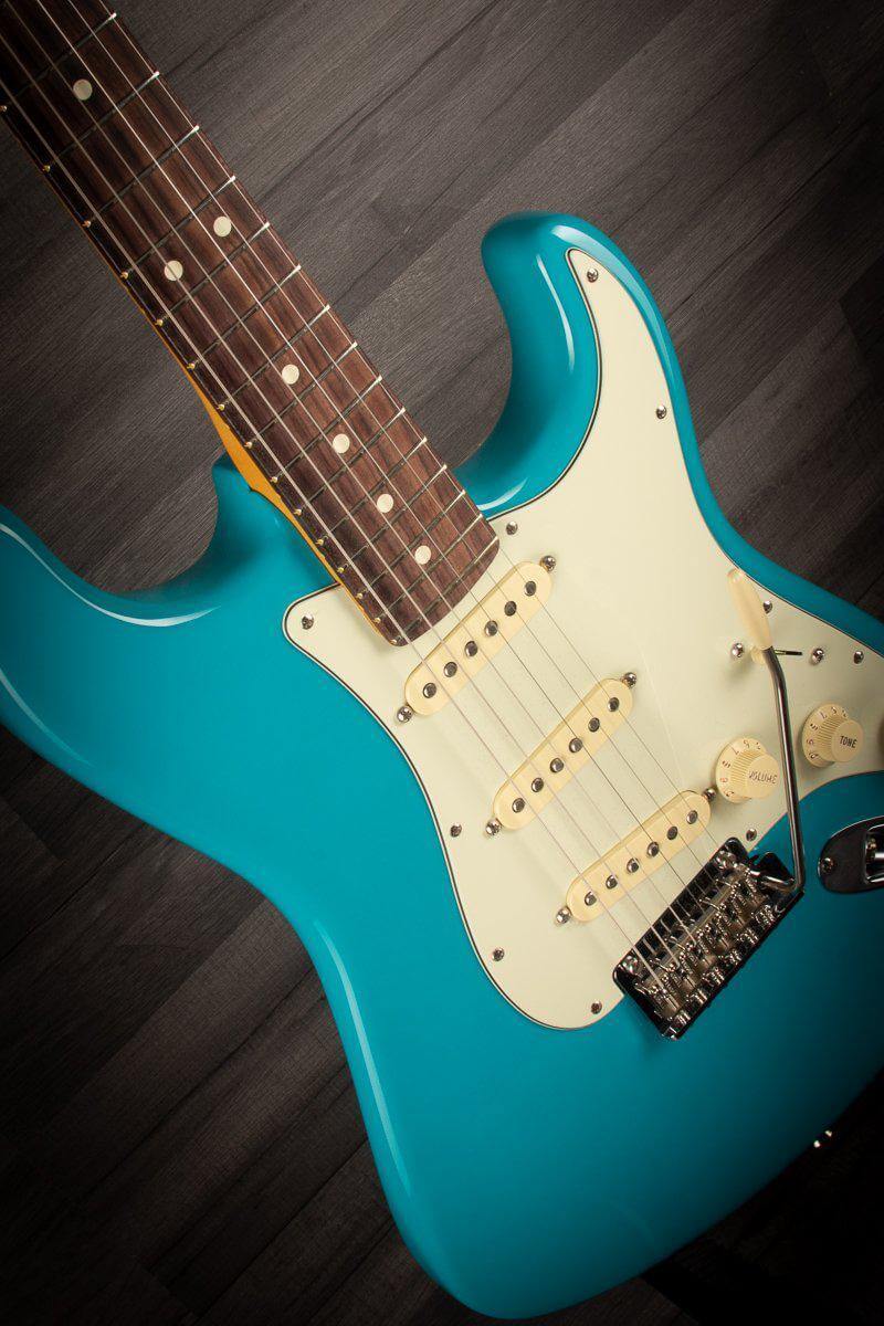 USED - Fender American Professional II Stratocaster - Miami Blue - Rosewood