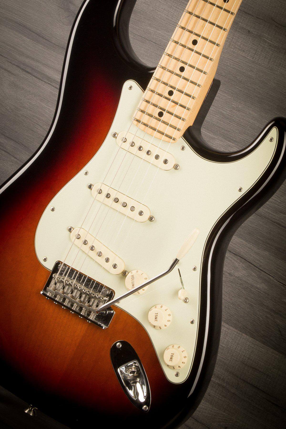 USED - Fender American Professional Stratocaster - Sunburst