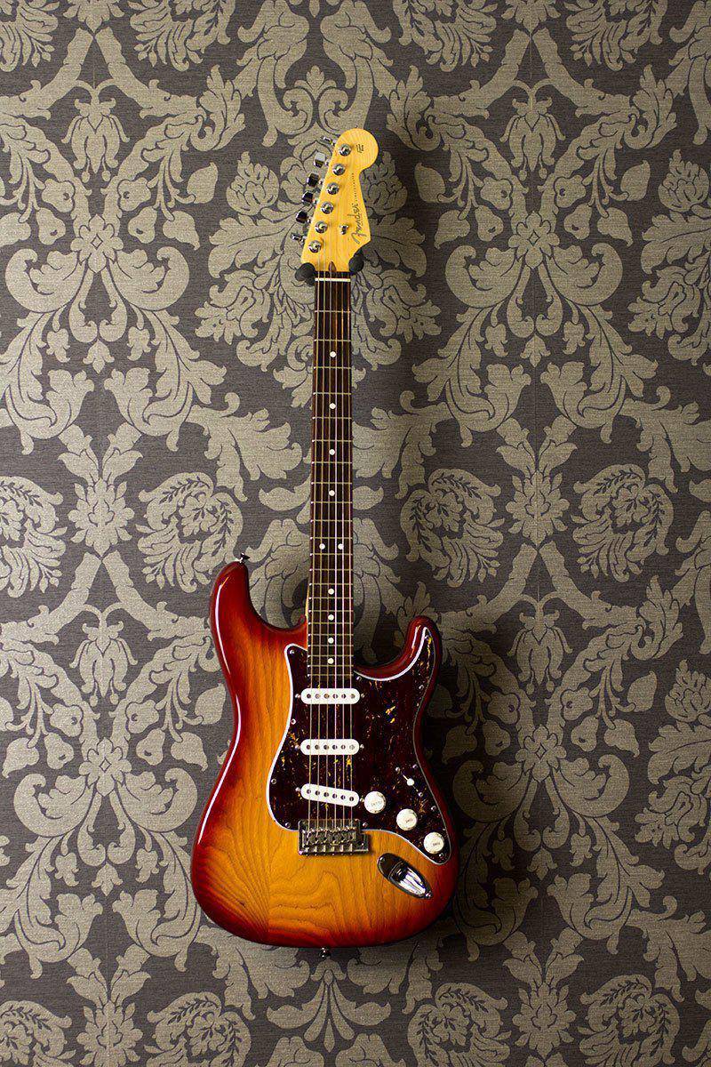 USED - Fender American Standard Stratocaster, Sienna Sunburst - 2007