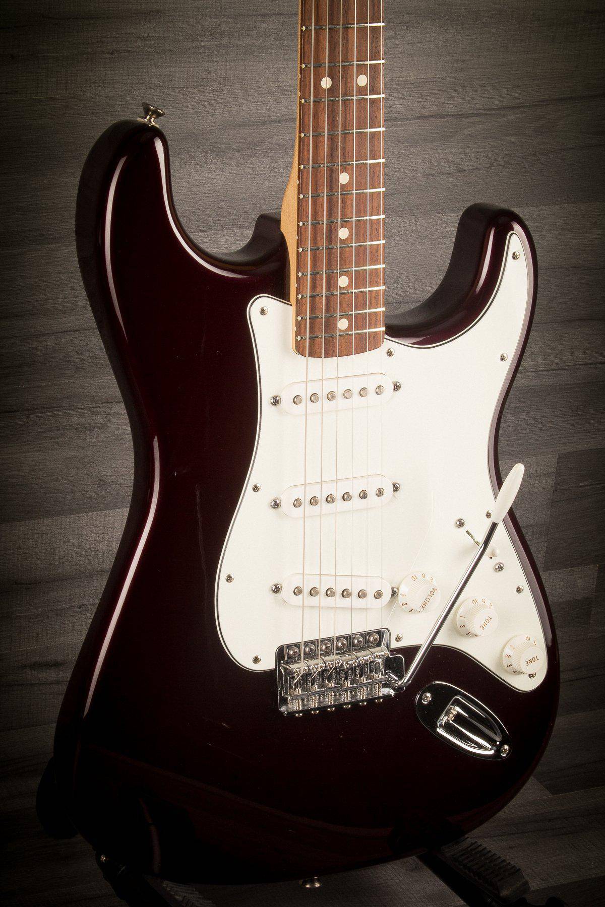 USED - Fender Mexican Standard Stratocaster - Wine Red