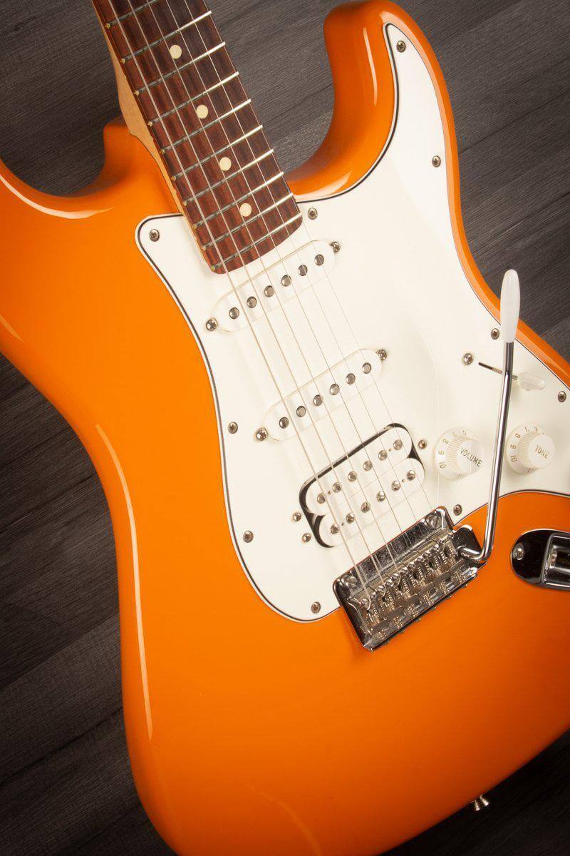 USED - Fender Player Series Stratocaster - HSS Pau Ferro - Capri Orange