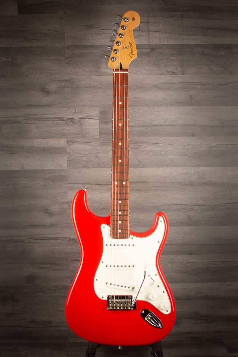 USED - Fender Player Series Stratocaster - Sonic Red