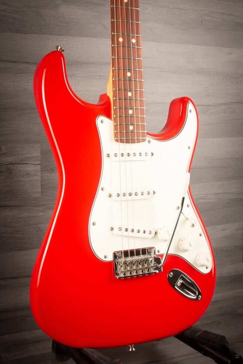 USED - Fender Player Series Stratocaster - Sonic Red