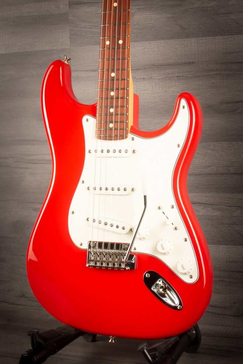 USED - Fender Player Series Stratocaster - Sonic Red