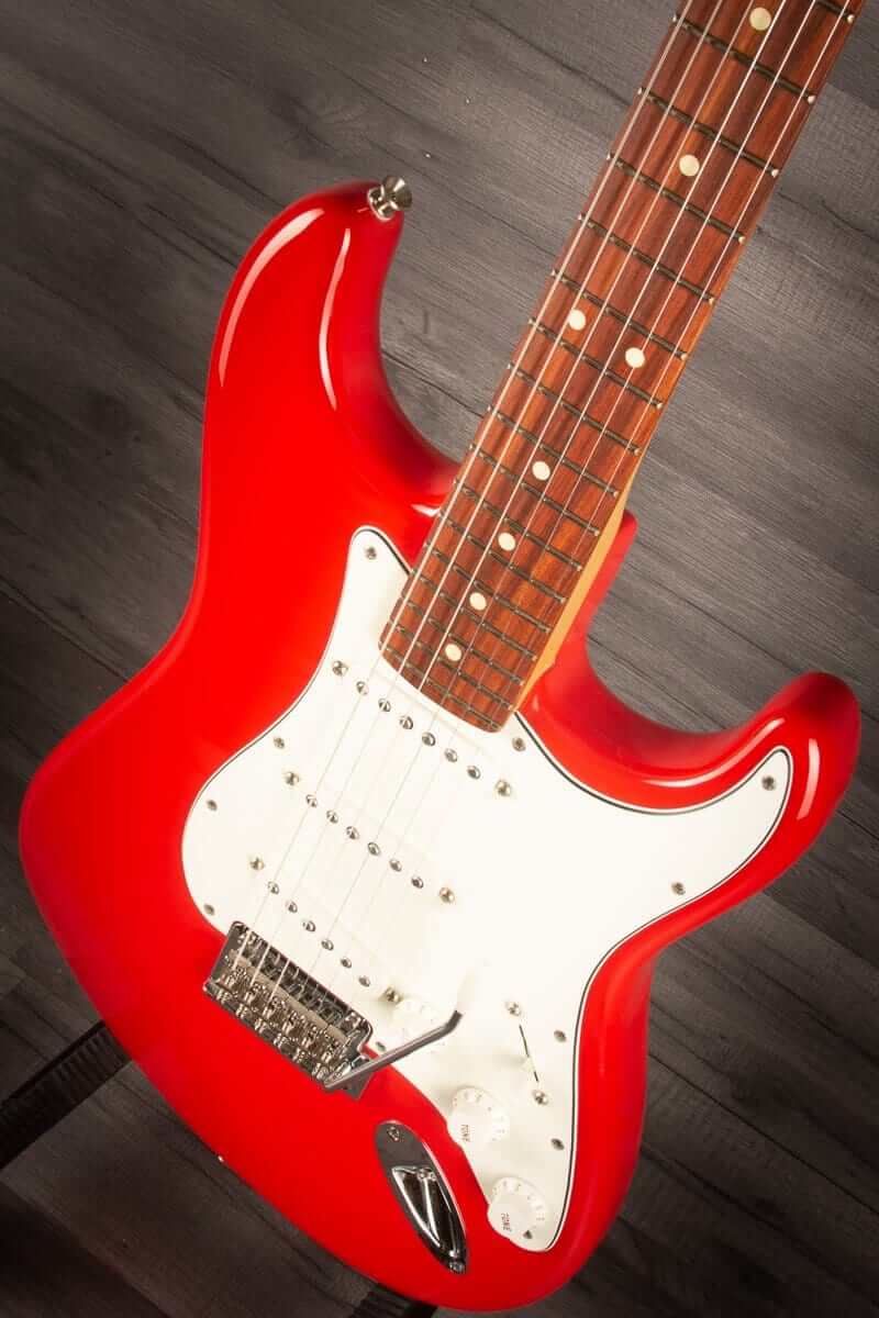 USED - Fender Player Series Stratocaster - Sonic Red