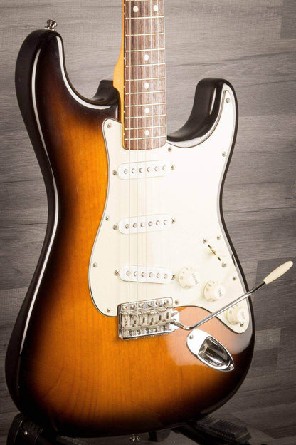 USED - Fender Vintage Reissue '62 Stratocaster (Sunburst)