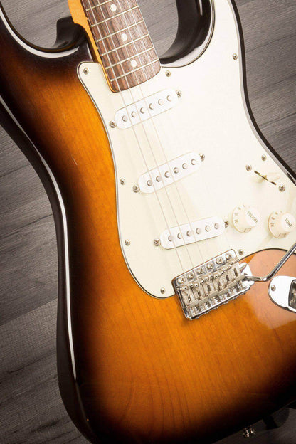 USED - Fender Vintage Reissue '62 Stratocaster (Sunburst)