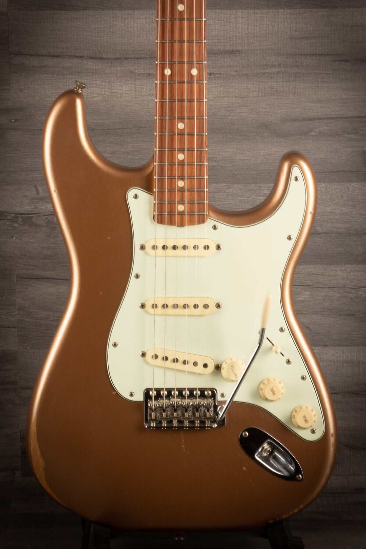 USED - Fender Vintera Road Worn '60s Stratocaster Firemist Gold