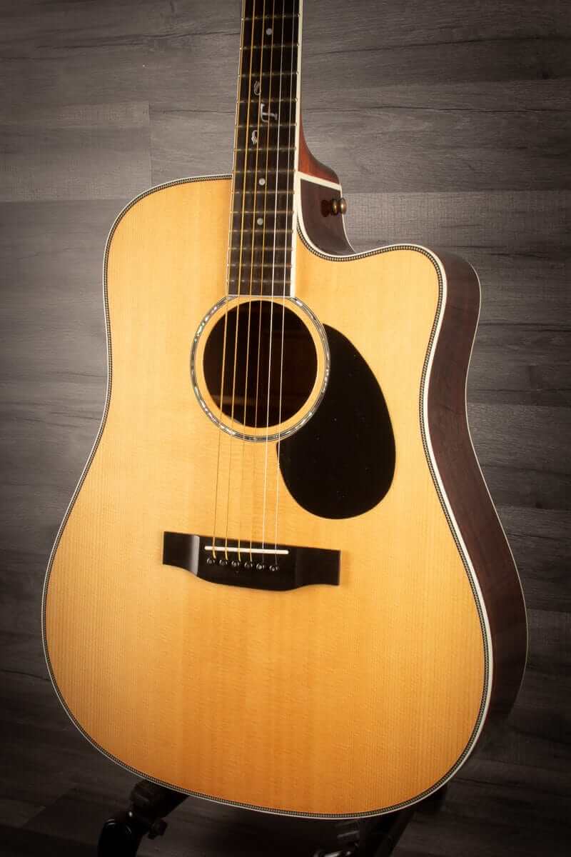 USED - Freshman FA500DCE Solid Sitka Spruce