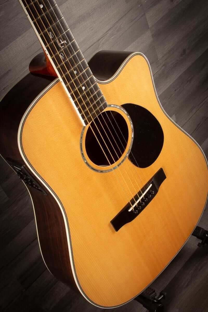 USED - Freshman FA500DCE Solid Sitka Spruce