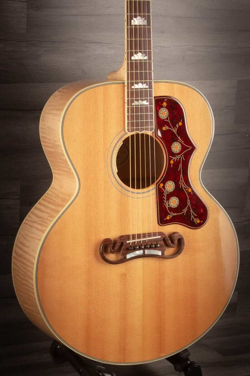 USED - Gibson SJ200 (2017) Natural