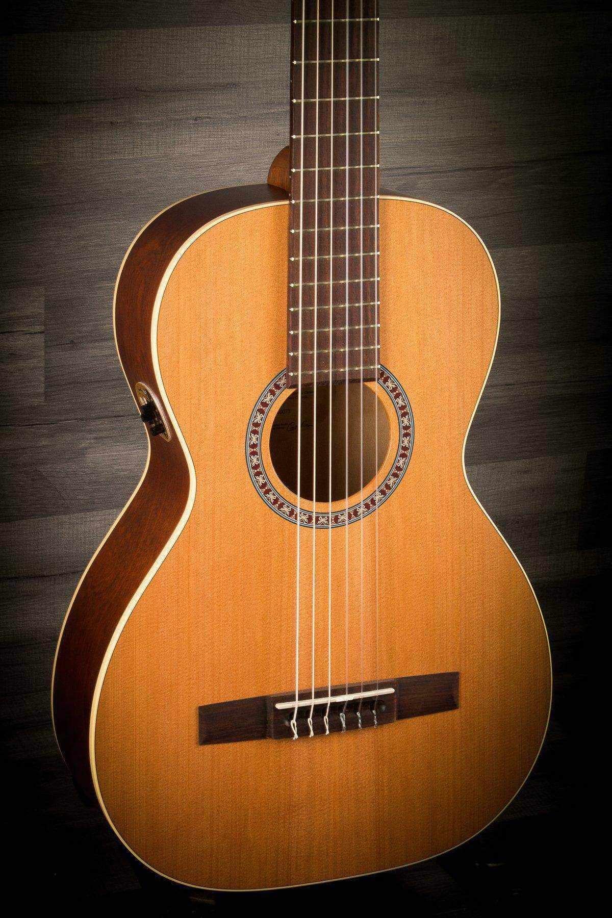 Godin - Motif Q1T
