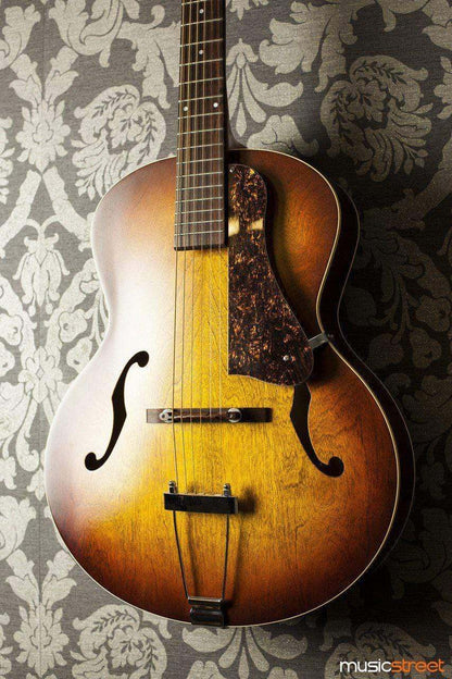 USED - Godin Fifth Avenue (Cognac Burst)