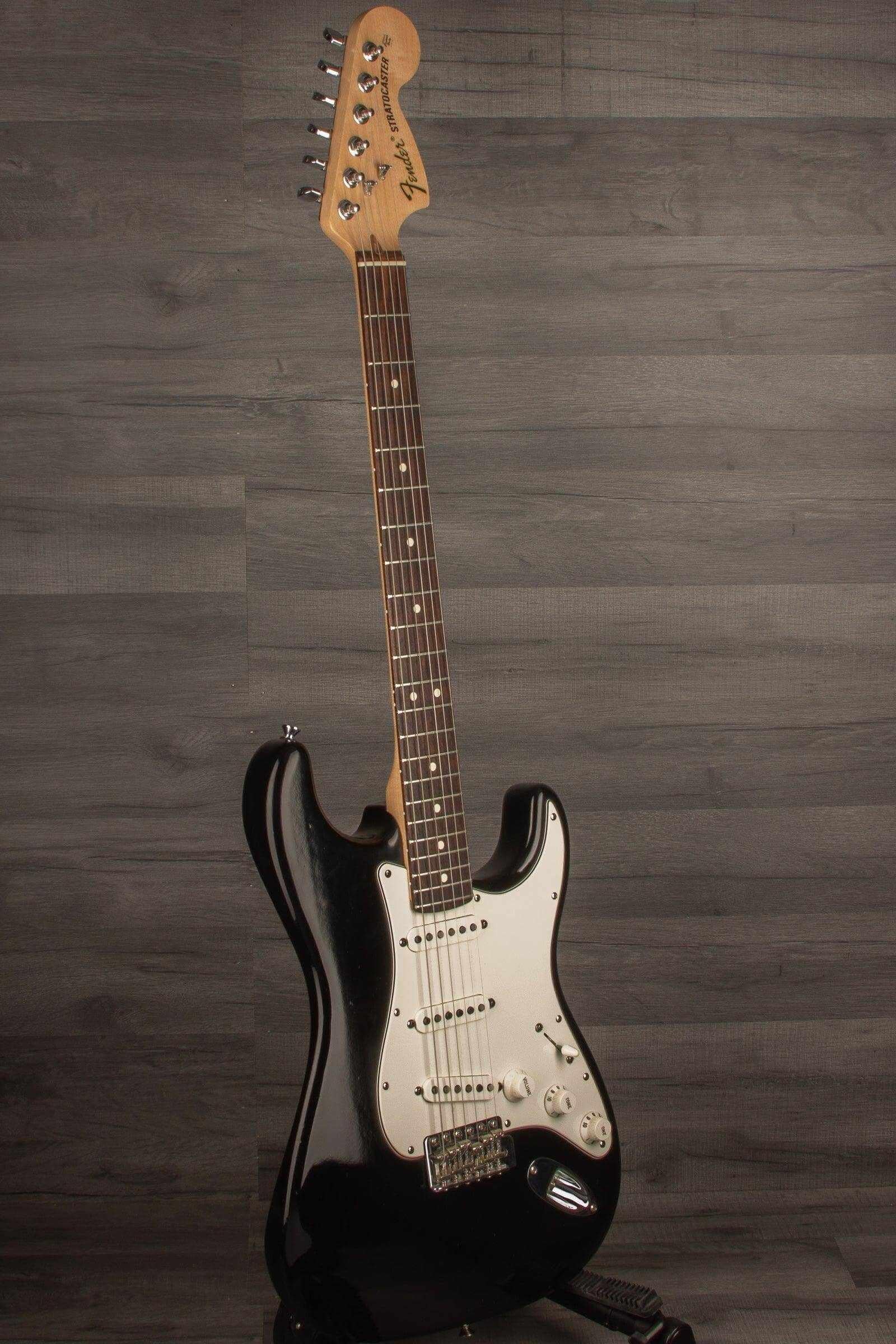 USED - Fender Highway 1 Stratocaster - Black