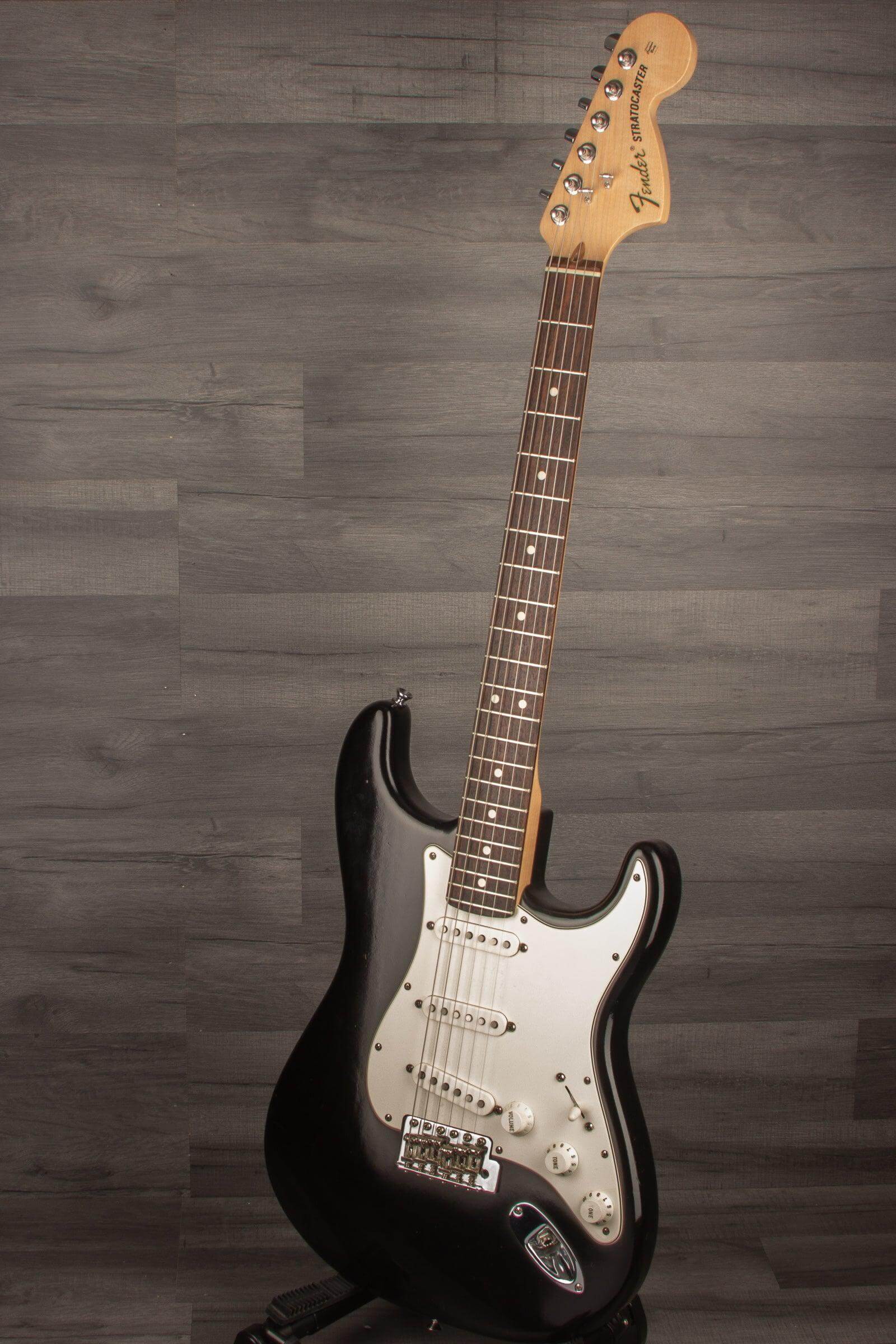 USED - Fender Highway 1 Stratocaster - Black