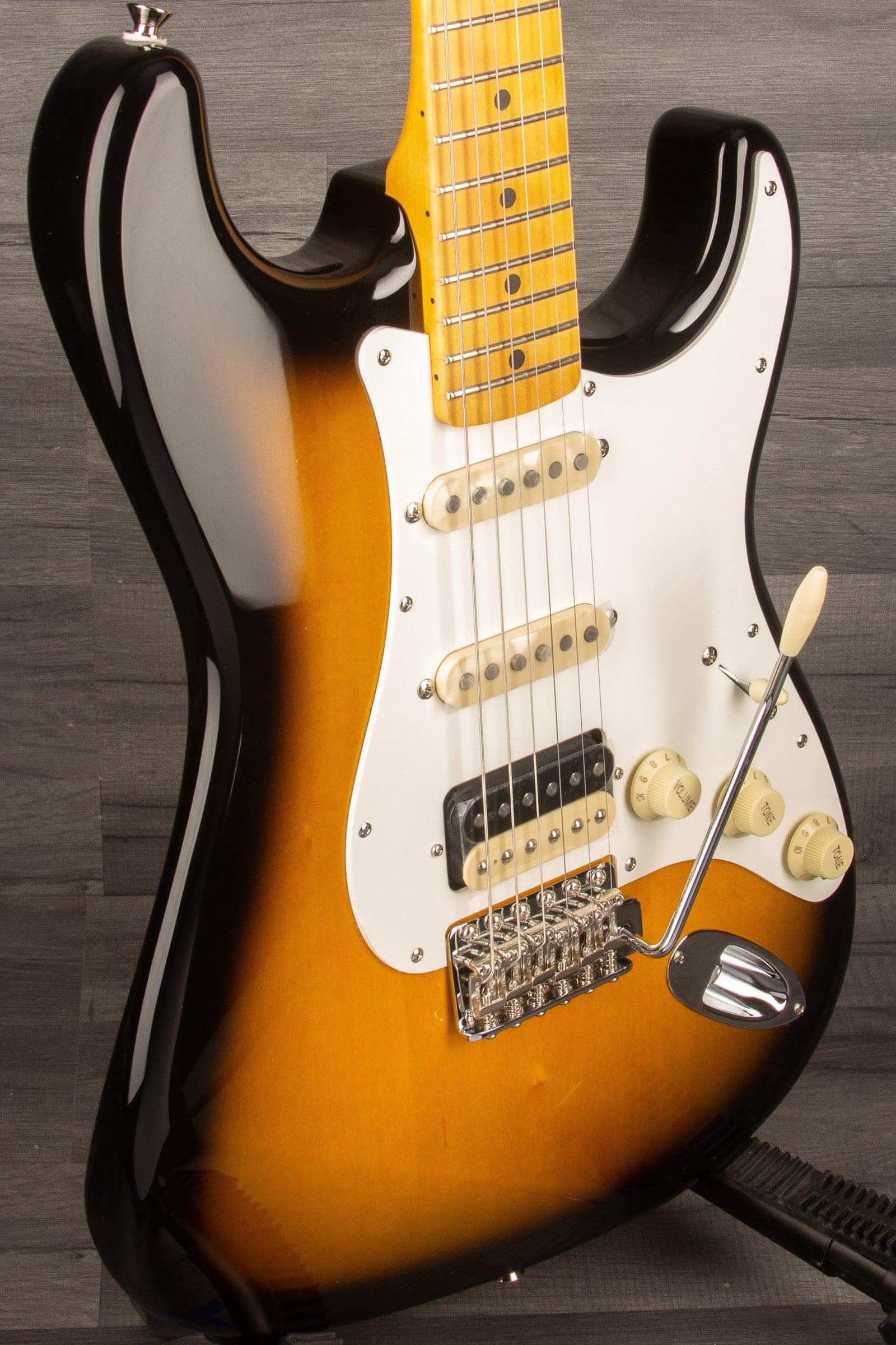 Fender JV Modified '50s Stratocaster®, HSS, Maple Fingerboard, 2 Tone Sunburst
