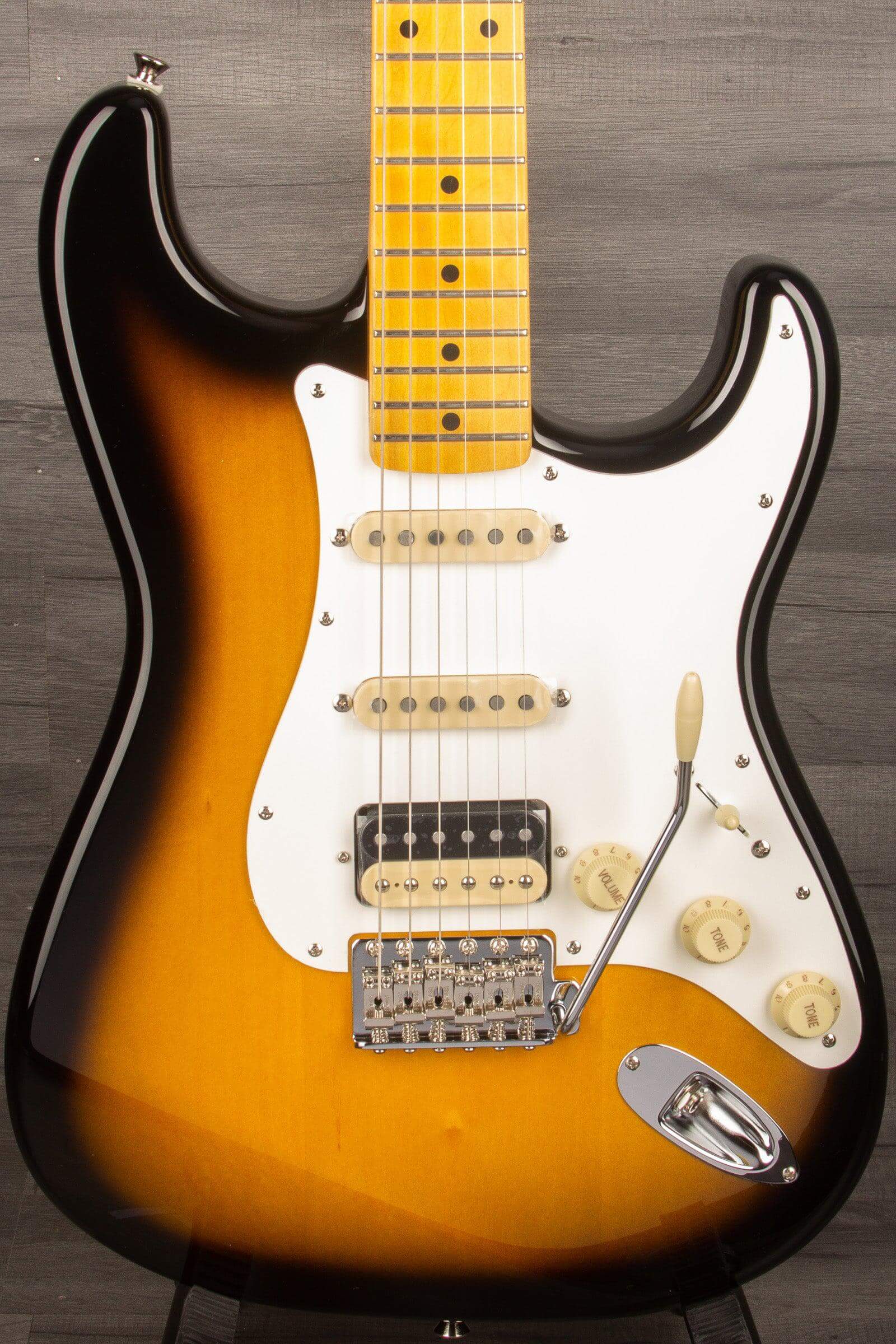 Fender JV Modified '50s Stratocaster®, HSS, Maple Fingerboard, 2 Tone Sunburst