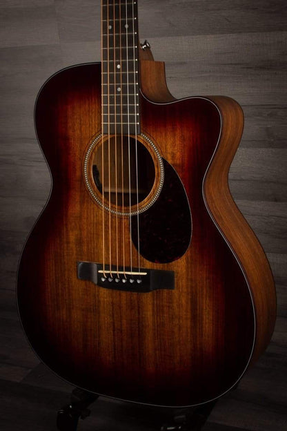 Martin OMC-16E Acoustic guitar