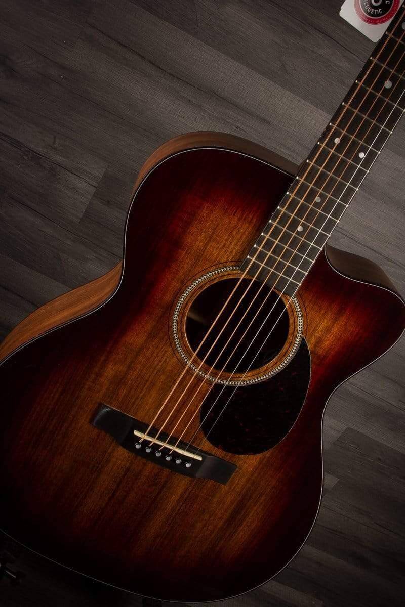 Martin OMC-16E Acoustic guitar