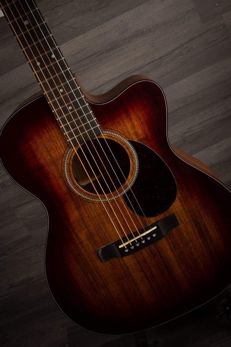 Martin OMC-16E Acoustic guitar