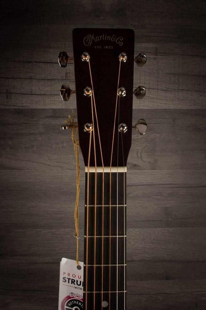 Martin OMC-16E Acoustic guitar