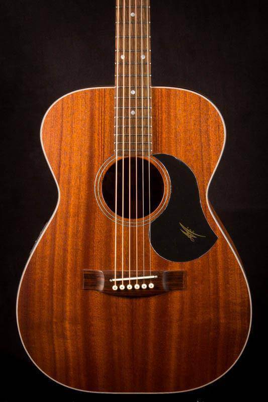 Maton M808